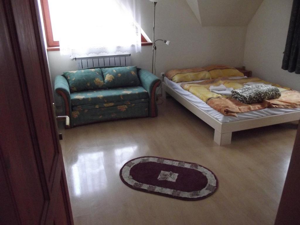 Szarvas Panzio Hotel แอร์โดเบนเย ภายนอก รูปภาพ